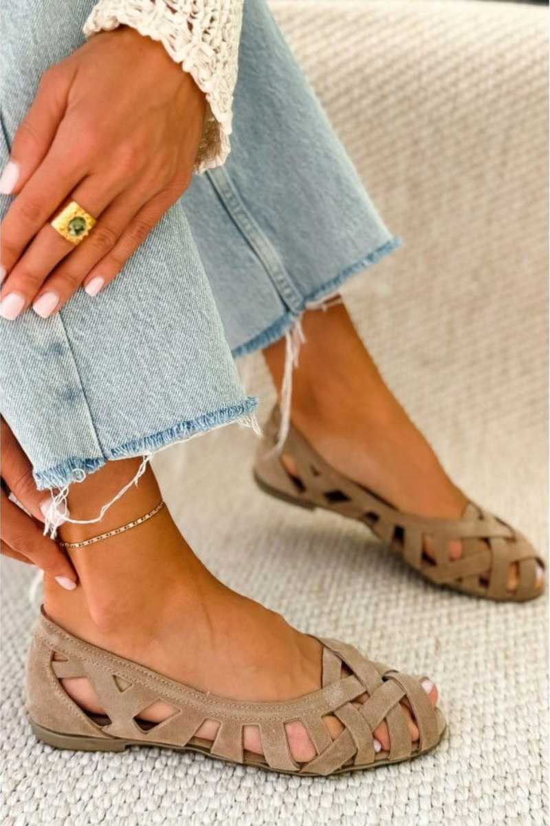 Sandalias planas de punta abierta