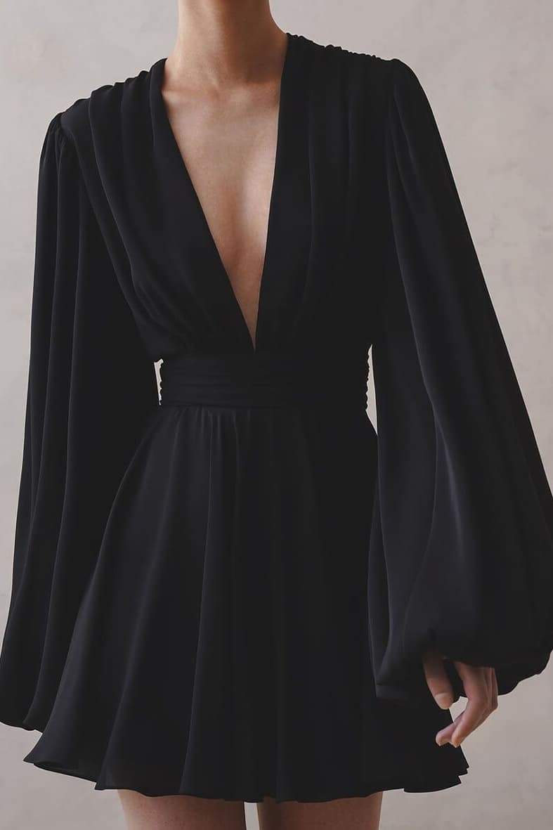 Amelia Deep V Cuello Mini Vestido