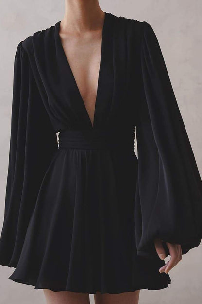 Amelia Deep V Cuello Mini Vestido