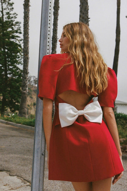 Cuello en V Mini Vestido